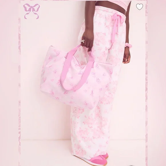 PINK x LoveShackFancy Tote Bag - Picture 4 of 16